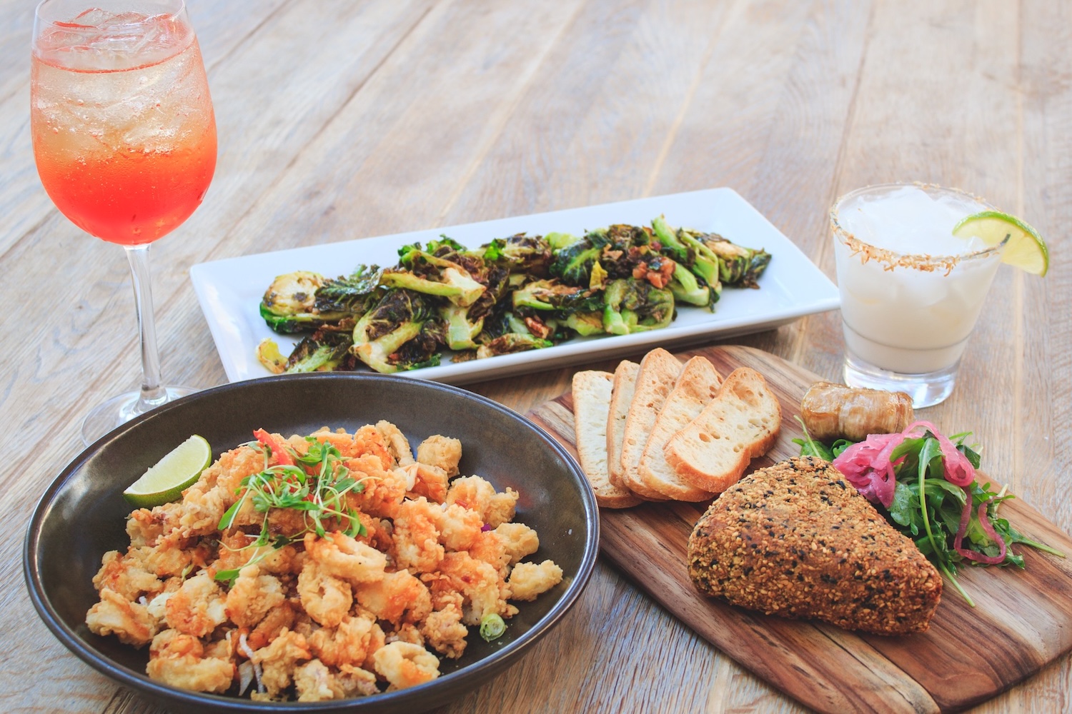 Vintana%20wine%20%26%20dine %20happy%20hour