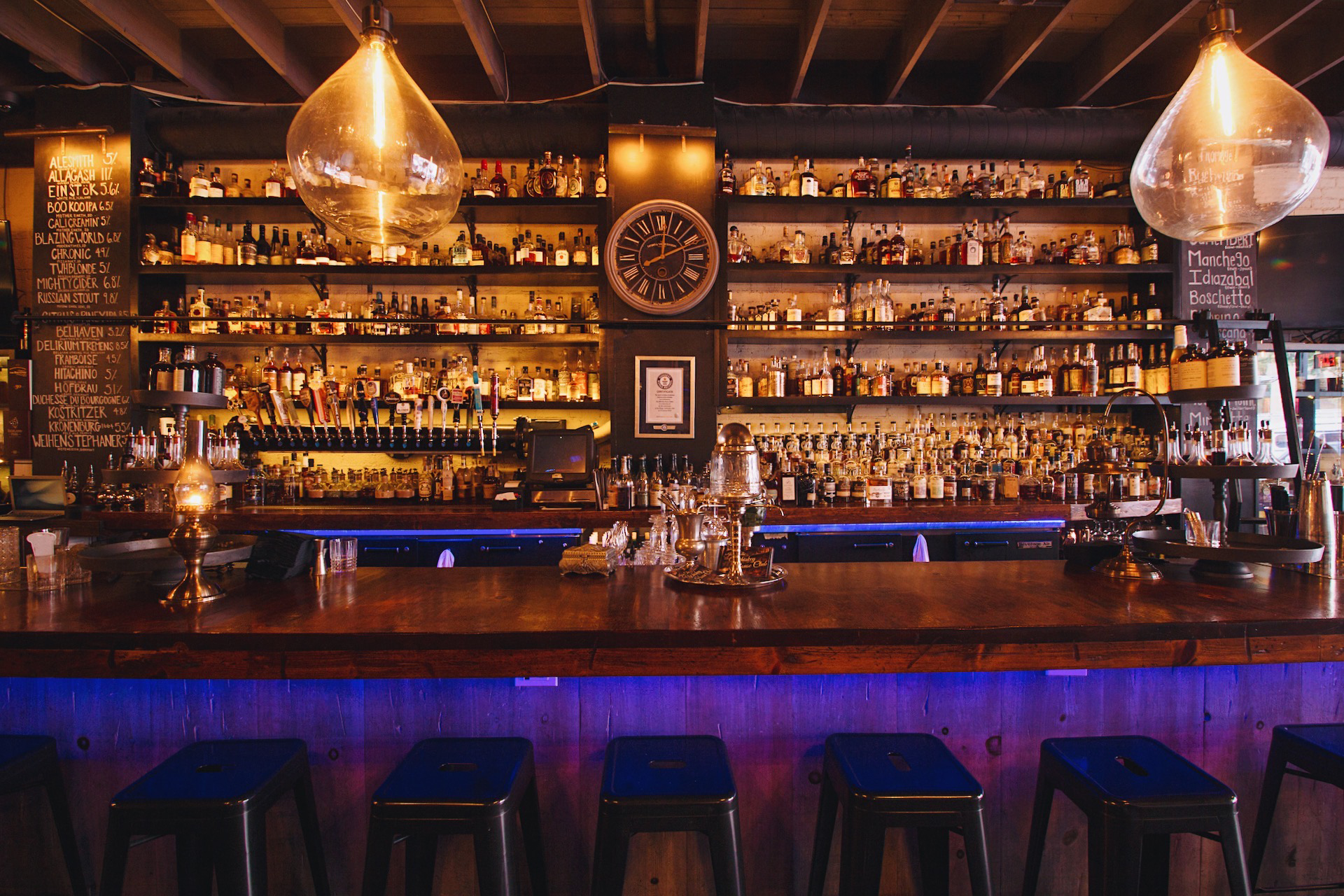 Whiskey house %20bar