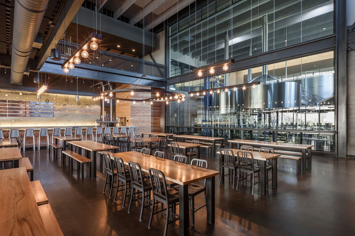 Taproom %20univ%20heights%20interior