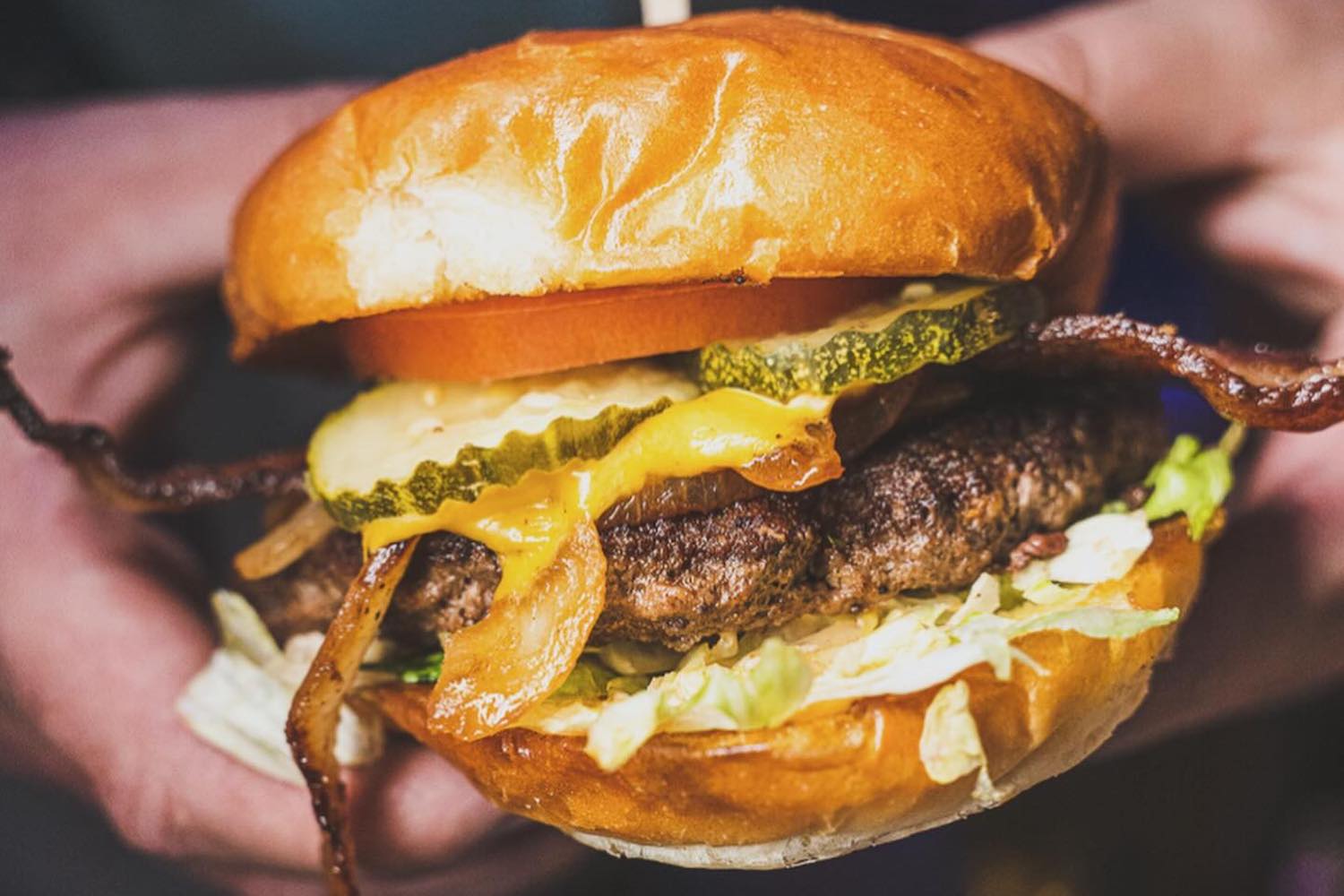 The%20hills%20local%20pub %20burger