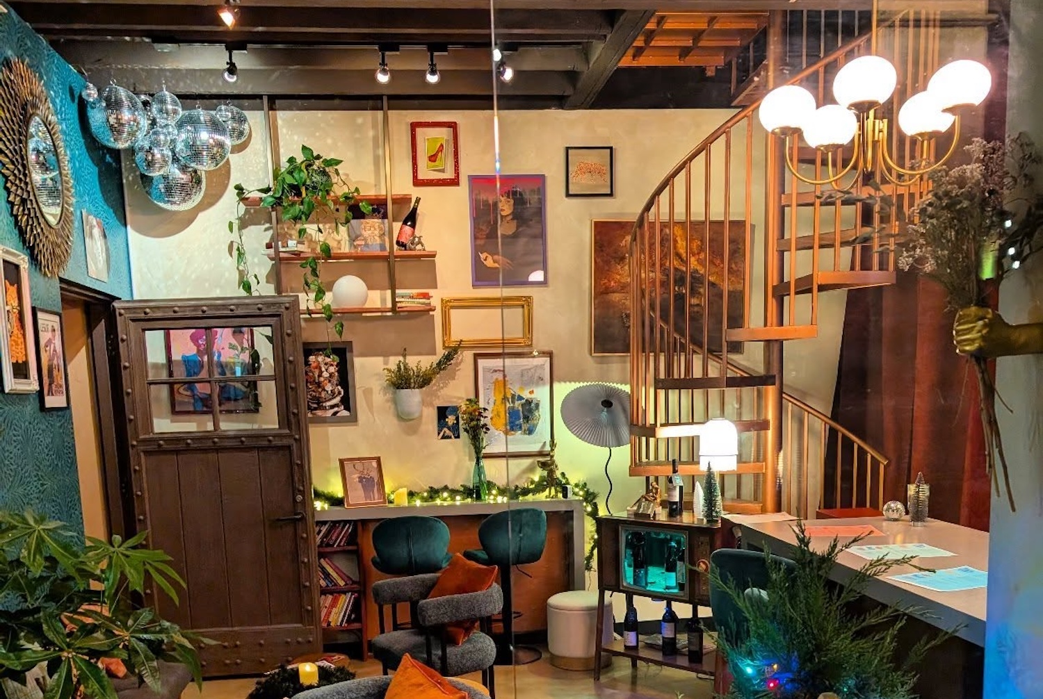 Dorothys%20wine%20bar %20interior