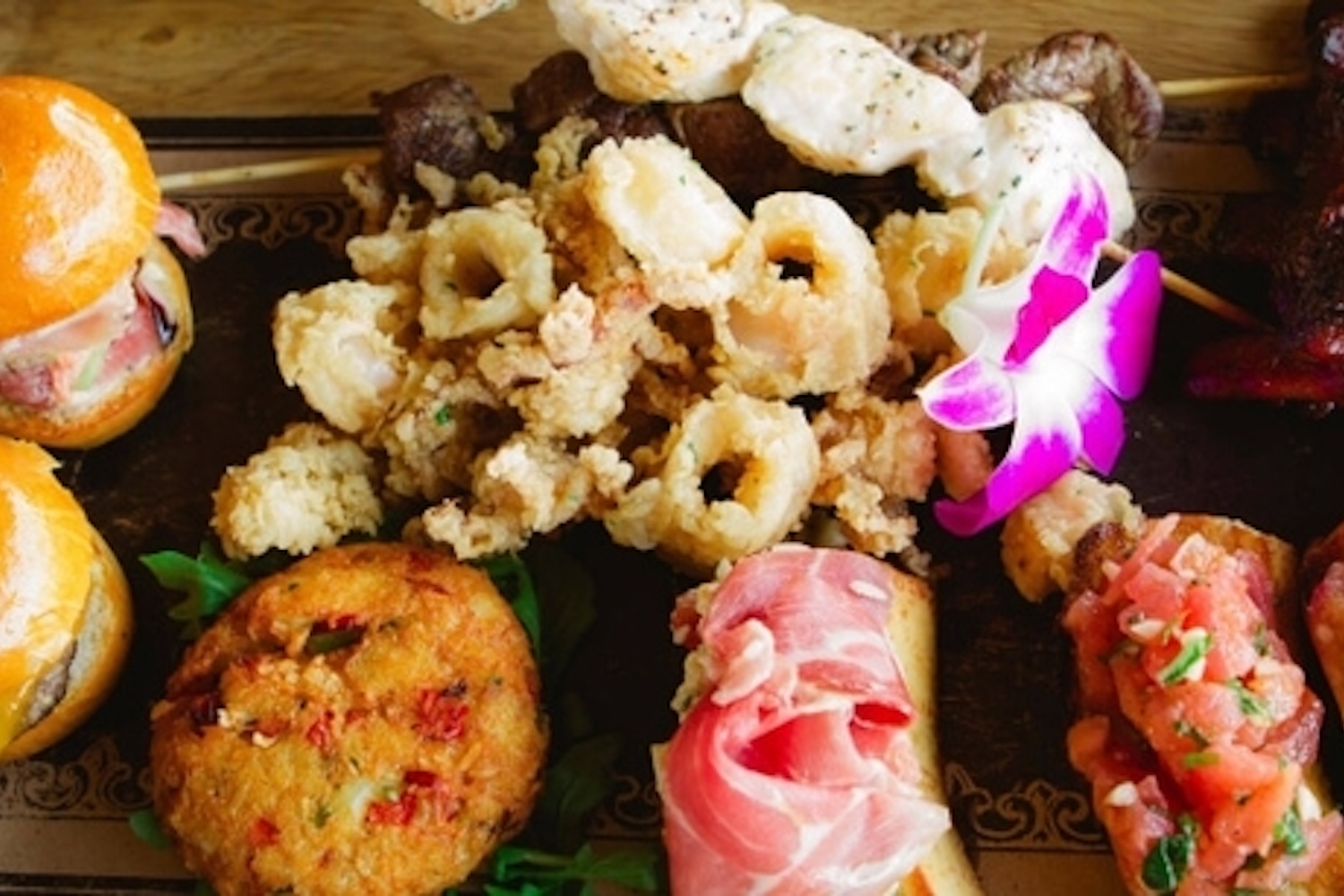 Vigilucci%27s%20seafood%20%26%20steak%20happy%20hour