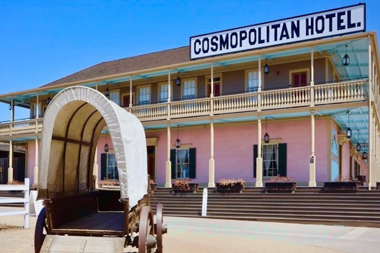 Cosmopolitan%20hotel%20exterior