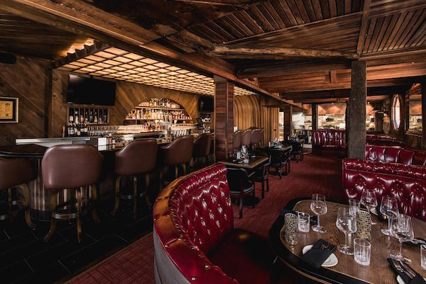 Moes%20steakhouse %20interior