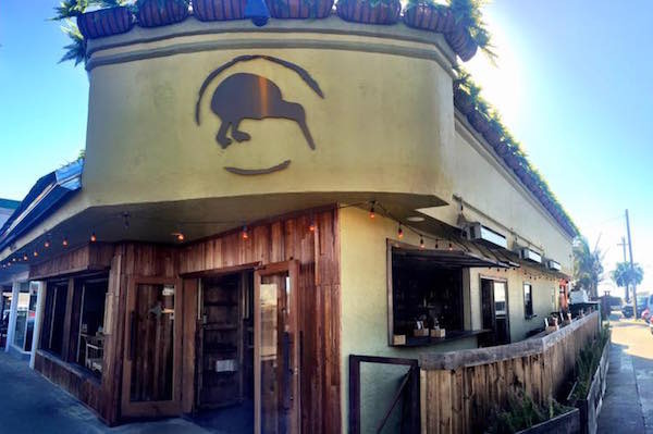 Bare%20back%20grill %20entrance