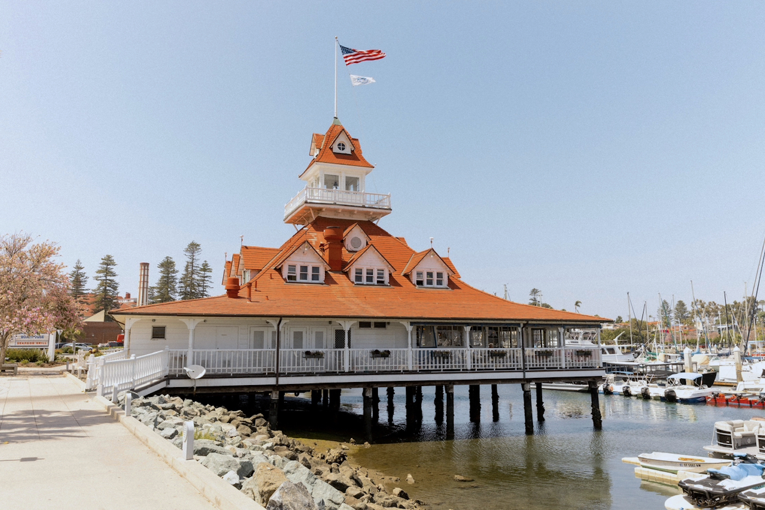 Bluewater%20boathouse %20exterior