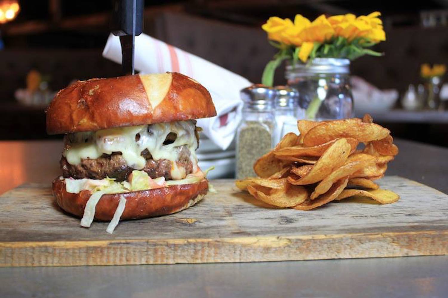 Bootlegger%27s burger%20%26%20chips