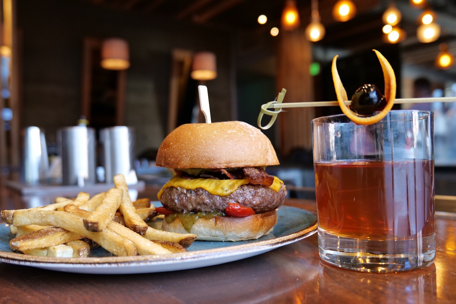 Blue%20hound%20kitchen %20old%20fashioned%20w classic%20burger