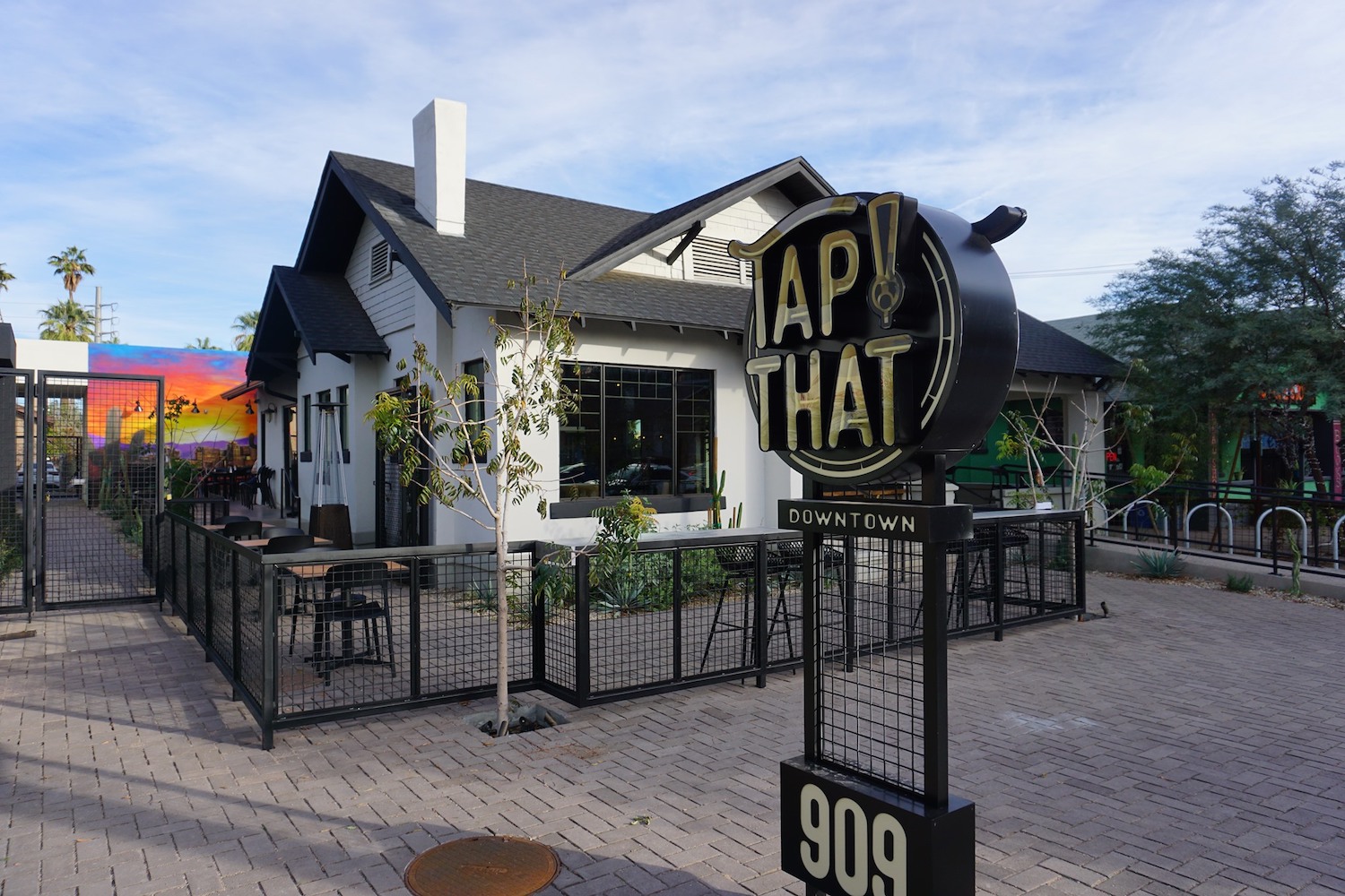 Tapthatdowntown %20exterior